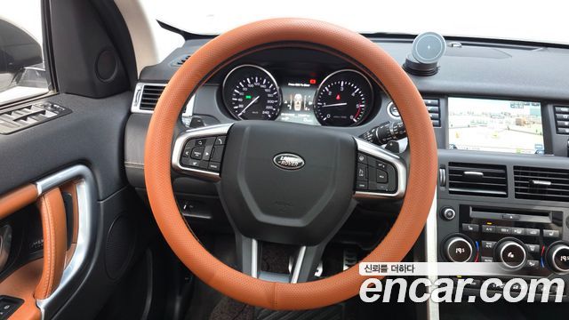 Land Rover Discovery Sport 2016 — photo 13