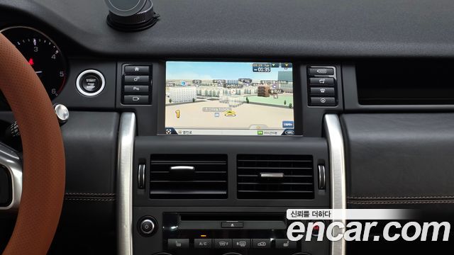 Land Rover Discovery Sport 2016 — photo 14