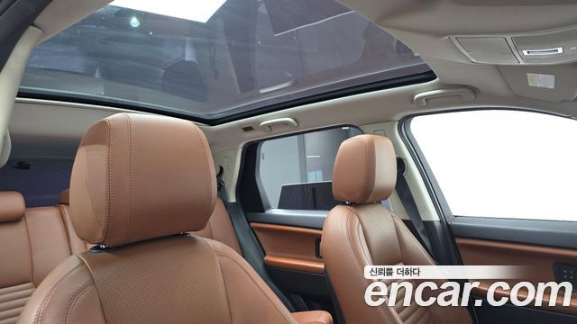 Land Rover Discovery Sport 2016 — photo 16