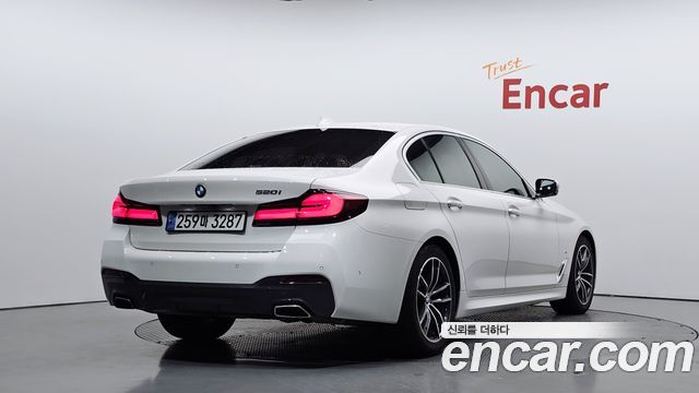 BMW 5-Series 2021 — photo 2