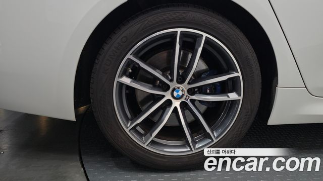 BMW 5-Series 2021 — photo 5