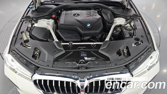BMW 5-Series 2021 — photo 6