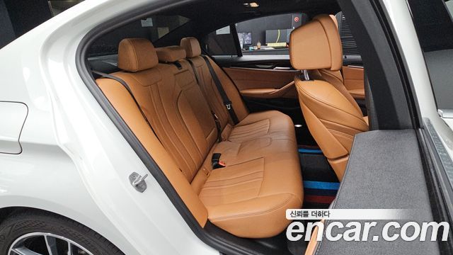 BMW 5-Series 2021 — photo 12