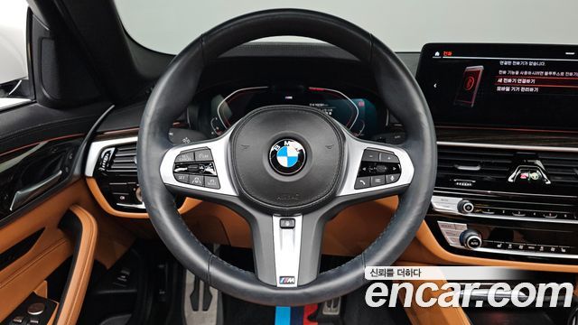 BMW 5-Series 2021 — photo 13