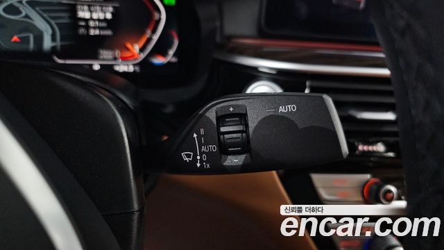 BMW 5-Series 2021 — photo 16