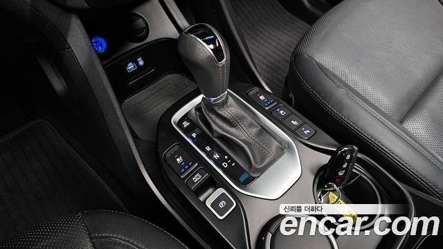 Hyundai Santafe 2016 — photo 9