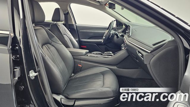 Hyundai Sonata 2022 — photo 17