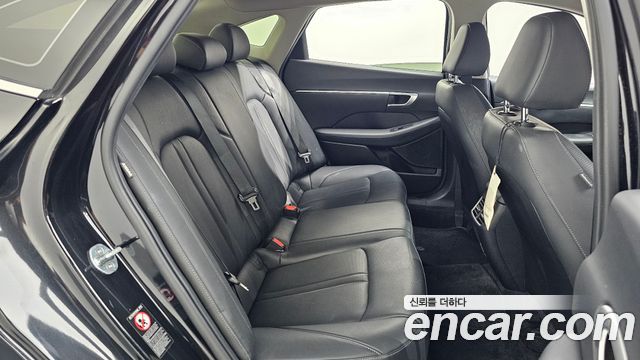 Hyundai Sonata 2022 — photo 18