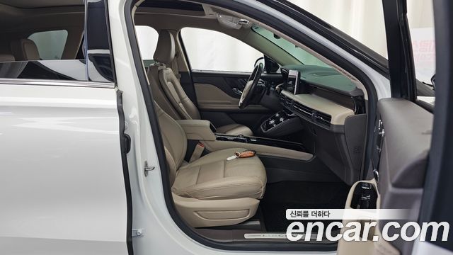 Lincoln Corsair 2021 — photo 17