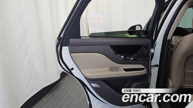 Lincoln Corsair 2021 — photo 15