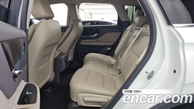 Lincoln Corsair 2021 — photo 16
