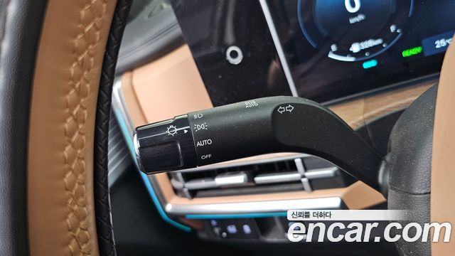 Hyundai Santafe 2025 — photo 27
