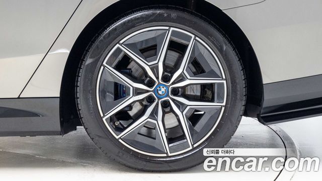 BMW i5 2025 — photo 5