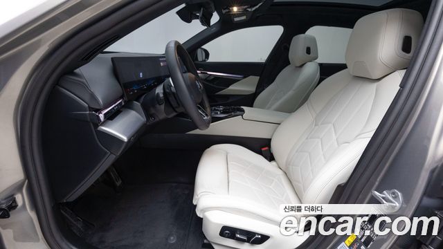 BMW i5 2025 — photo 10