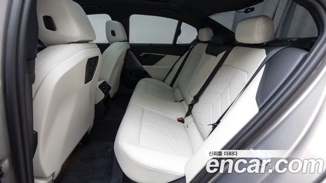 BMW i5 2025 — photo 11