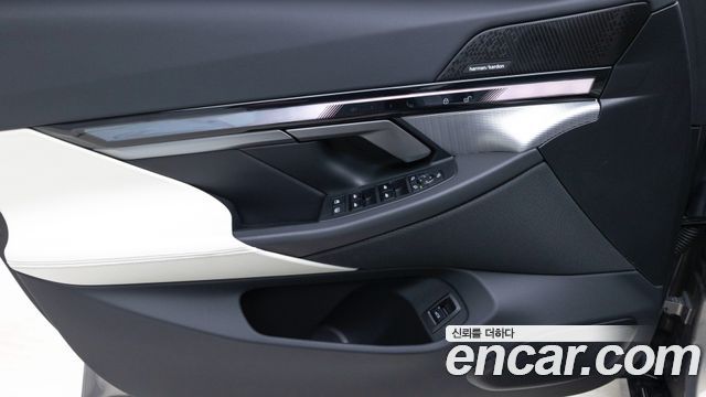 BMW i5 2025 — photo 12