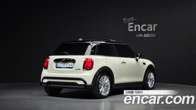 Mini Cooper 2022 — photo 2