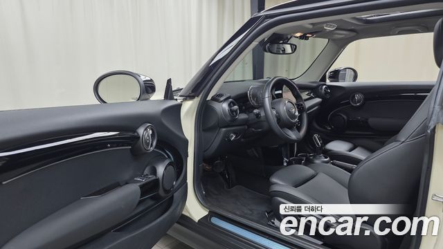Mini Cooper 2022 — photo 13