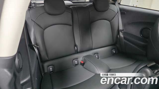 Mini Cooper 2022 — photo 17