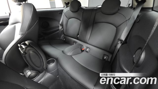 Mini Cooper 2022 — photo 18