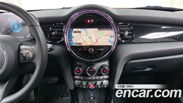 Mini Cooper 2022 — photo 19