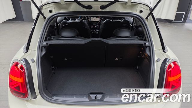 Mini Cooper 2022 — photo 23