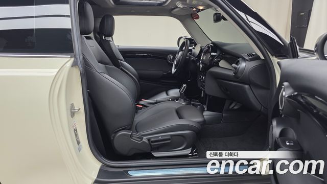 Mini Cooper 2022 — photo 16