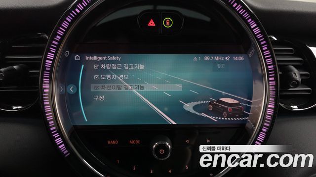 Mini Cooper 2022 — photo 29