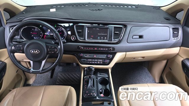 Kia Canival 2016 — photo 7