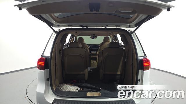 Kia Canival 2016 — photo 20