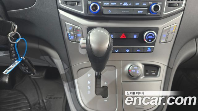 Hyundai Starex 2019 — photo 12
