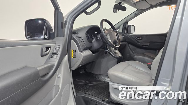 Hyundai Starex 2019 — photo 13