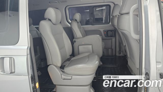 Hyundai Starex 2019 — photo 17