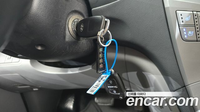 Hyundai Starex 2019 — photo 23
