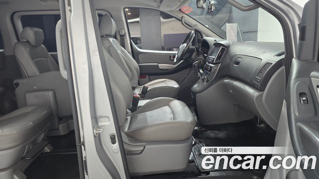 Hyundai Starex 2019 — photo 16