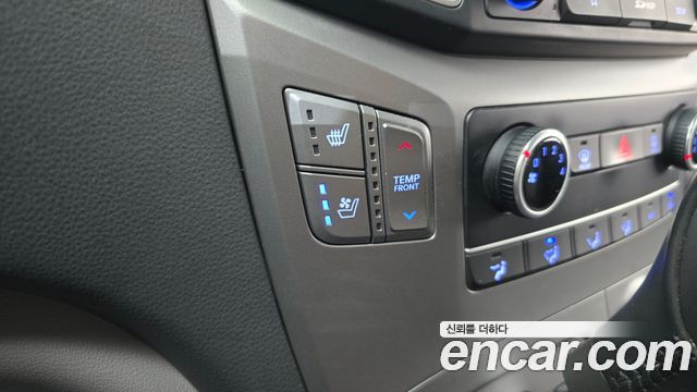 Hyundai Starex 2019 — photo 27