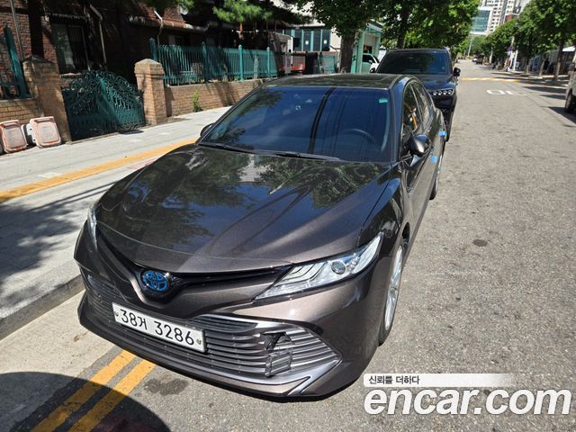 Toyota Camry 2018 — photo 1