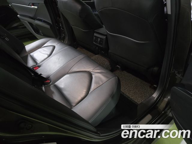 Toyota Camry 2018 — photo 15