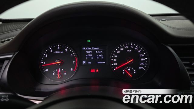 Kia K7 2016 — photo 11