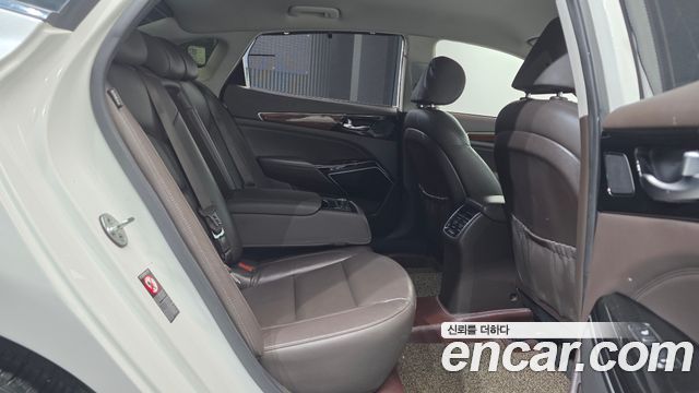 Kia K7 2016 — photo 17