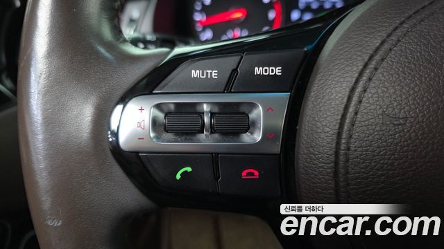 Kia K7 2016 — photo 24