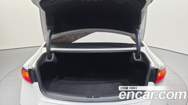 Kia K7 2016 — photo 26