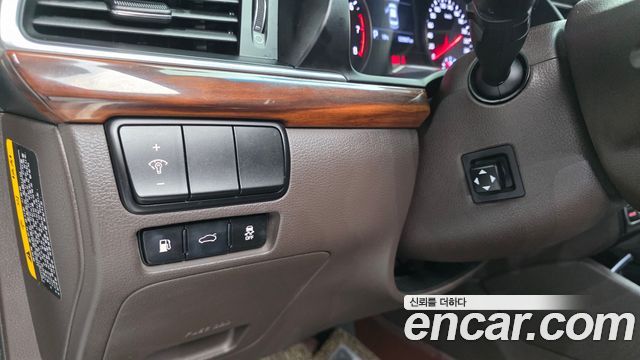 Kia K7 2016 — photo 29