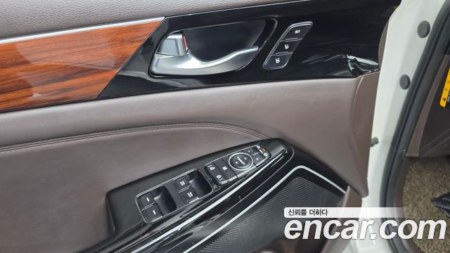 Kia K7 2016 — photo 38