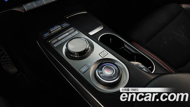 Genesis GV70 2021 — photo 9