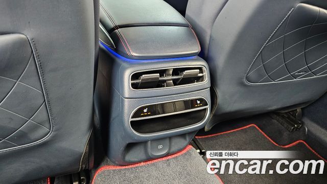 Genesis GV70 2021 — photo 19
