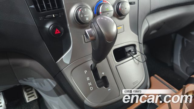 Hyundai Starex 2015 — photo 9