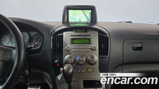 Hyundai Starex 2015 — photo 13