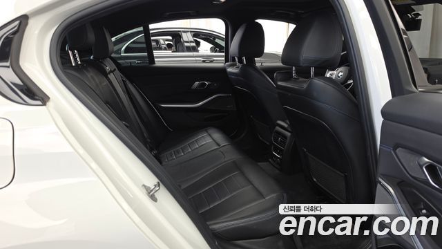 BMW 3-Series 2020 — photo 18