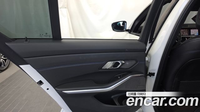 BMW 3-Series 2020 — photo 15